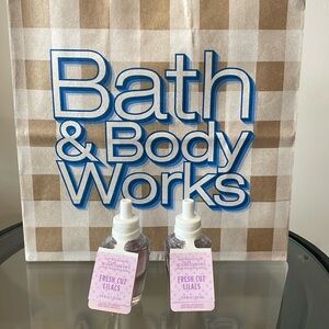 Bath & Body Works Wallflower Plugs in Fresh Cut Lilac Scent - Set of 2